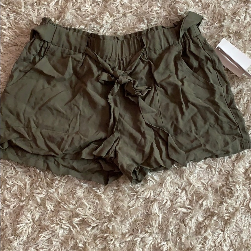 Dress shorts with tie front